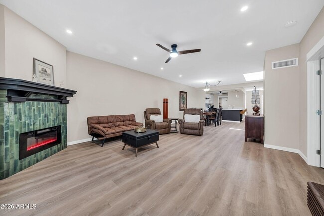 Building Photo - 7368 E Pleasant Run