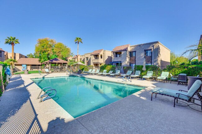 Building Photo - 5995 N 78th St