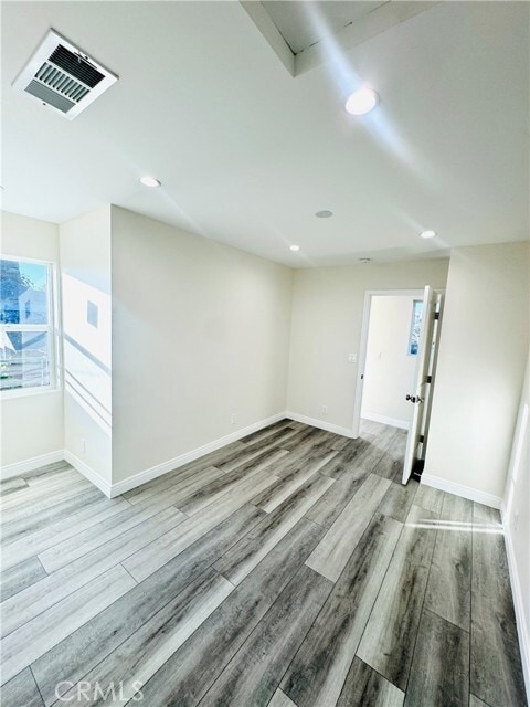 Building Photo - 9318 Encino Ave