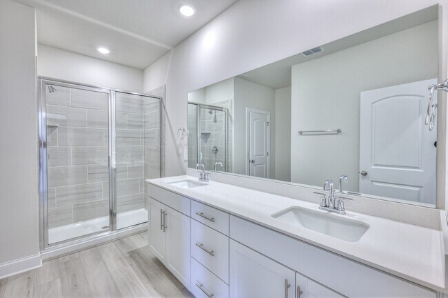 Building Photo - 121 Fernbank Ln