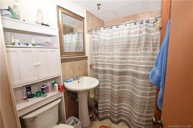 Building Photo - 222 Williams St E