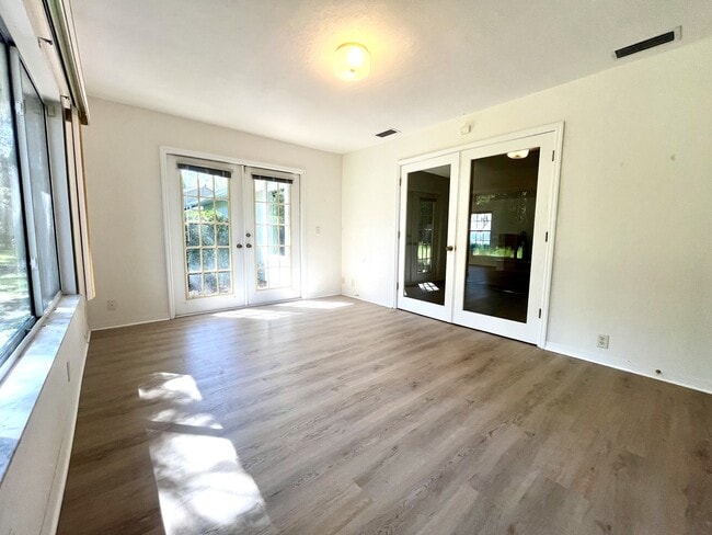 Building Photo - 4118 NW 62nd Ave