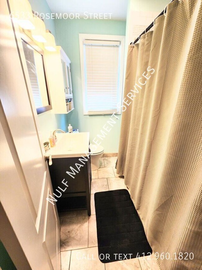 Building Photo - 6533 Rosemoor St