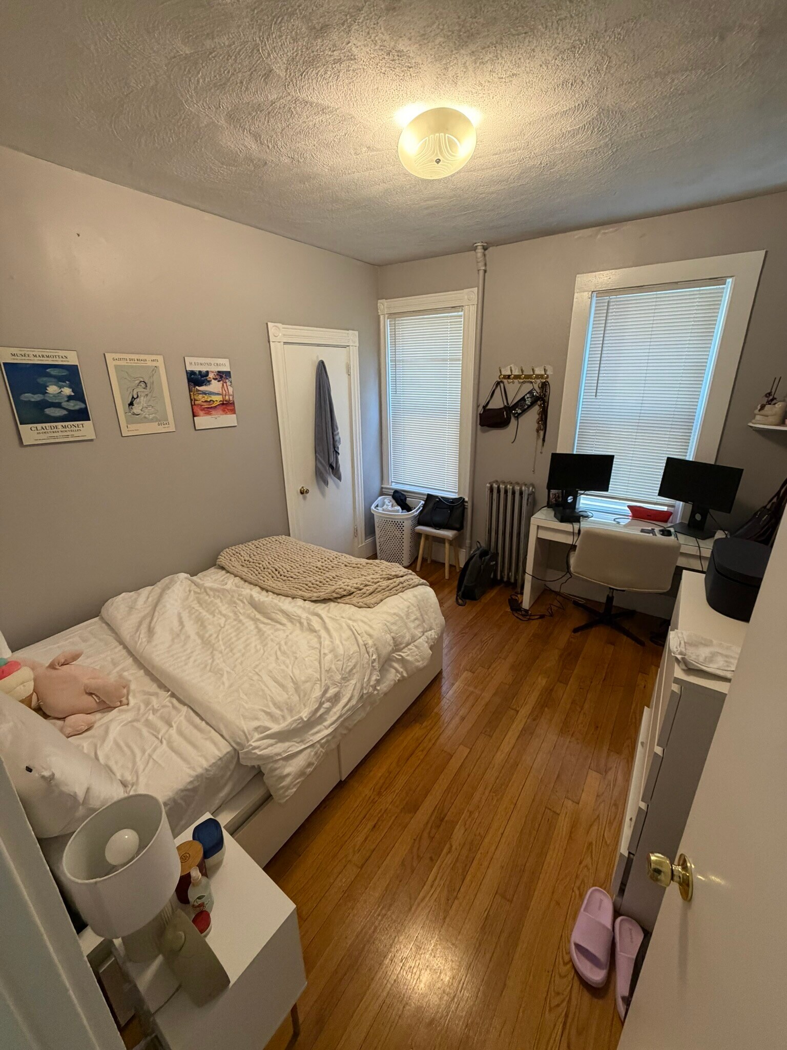 Building Photo - 121 Hillside St