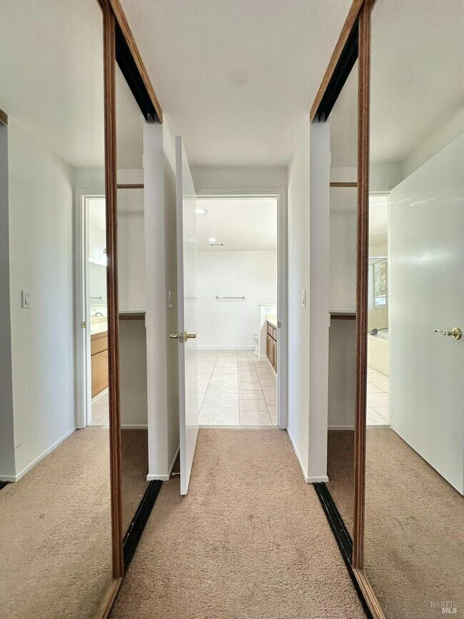 Building Photo - 768 Rose Dr