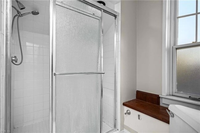 Building Photo - 4600 Colonial Ave