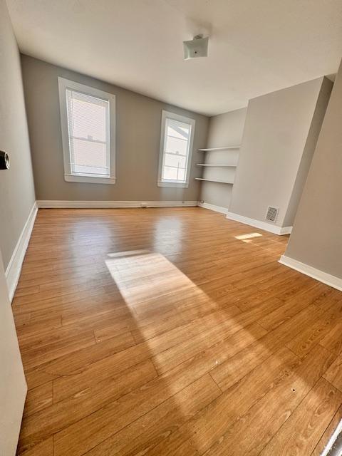 Building Photo - 228 N Kenwood Ave