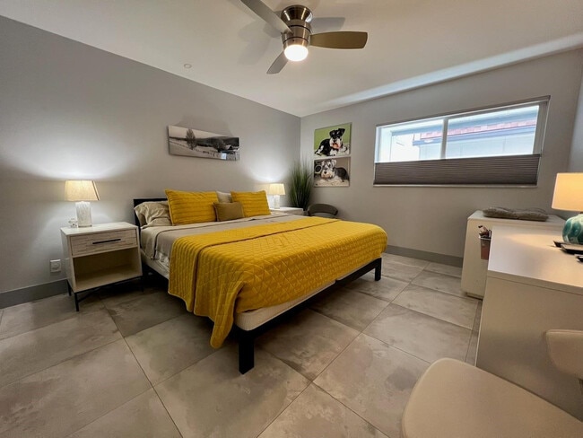 Building Photo - 4021 N Cypress Dr