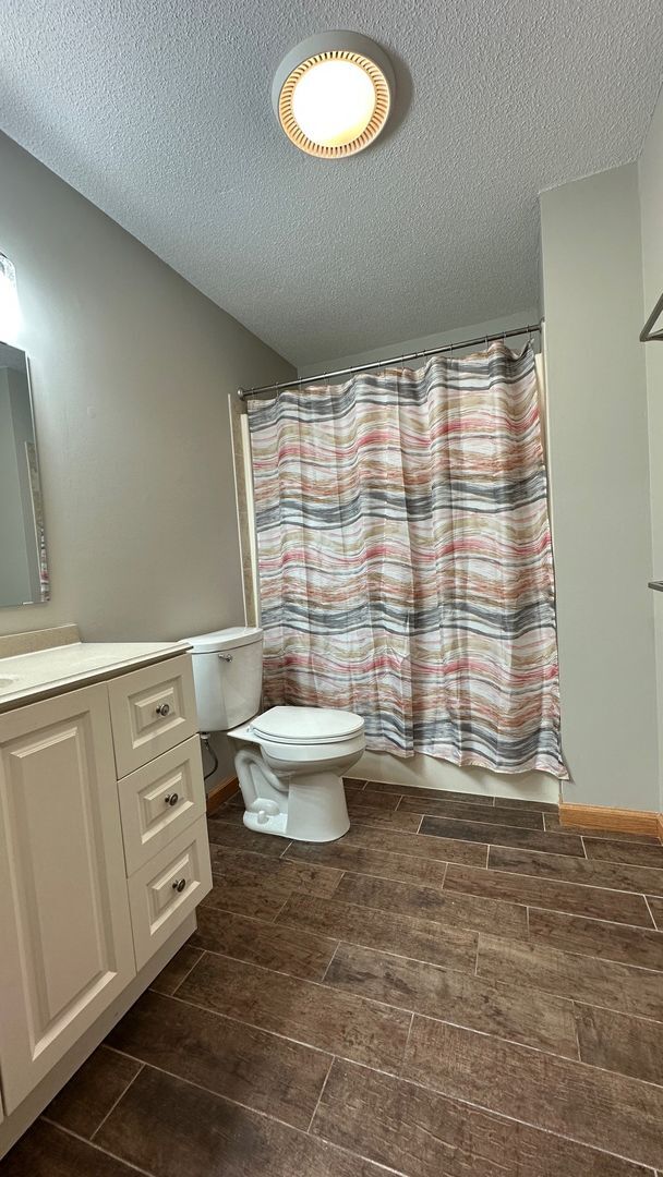 Building Photo - Now available for rent — this top-quality, beautifully updated home!