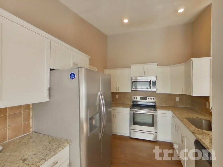 Building Photo - 10919 Livingston Dr