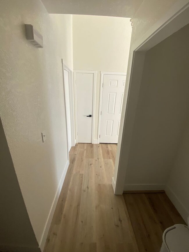 Building Photo - Beautiful updated home for rent In Visalia...