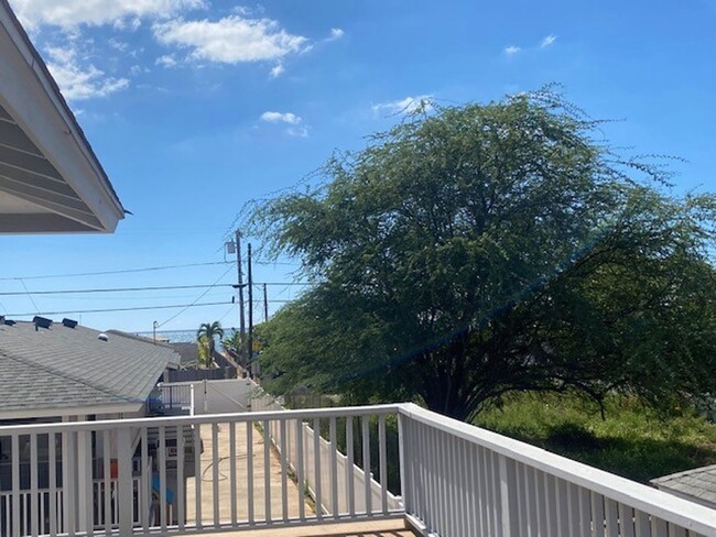 Building Photo - 5 Bedroom / 2 Bath House in Ewa Beach