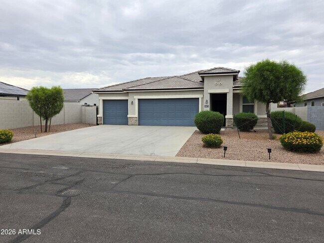 Building Photo - 24673 Alfalfa Dr