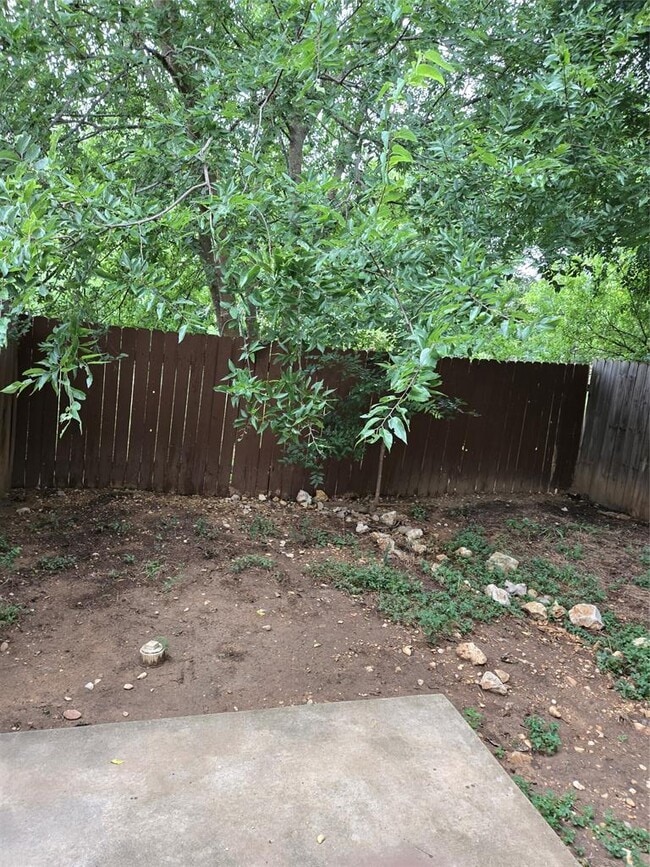 Building Photo - 806 Sagewood Trail
