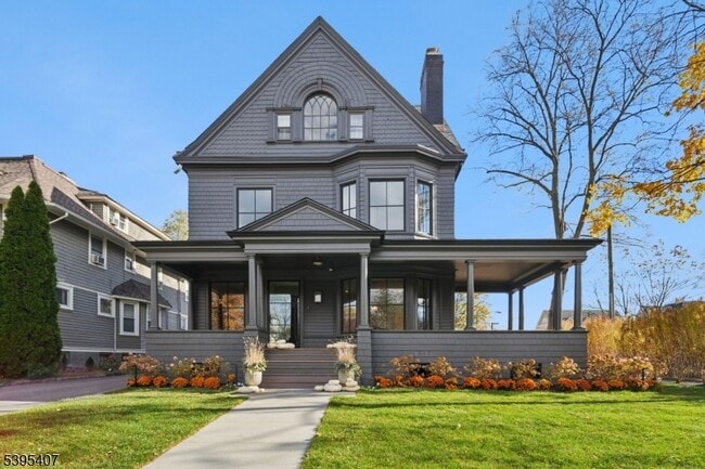 Primary Photo - 75 Midland Ave