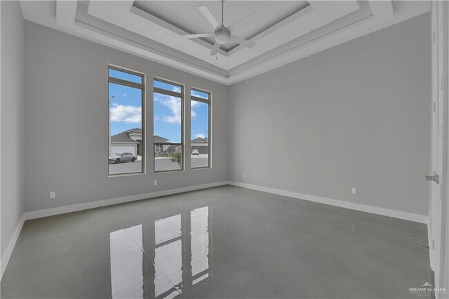 Building Photo - 27 Viola St