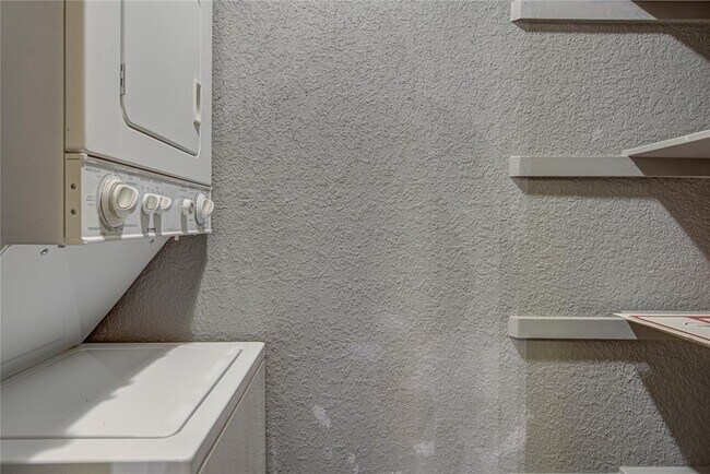 Building Photo - 3200 W Britton Rd