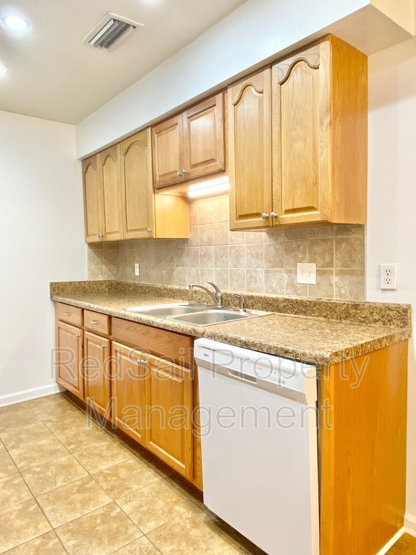 Building Photo - 1055 Still-Harbor Cir