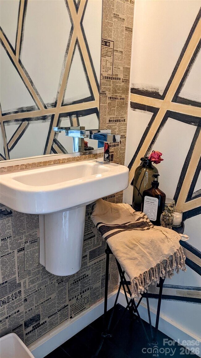 Building Photo - 341 Viburnum Way Ct