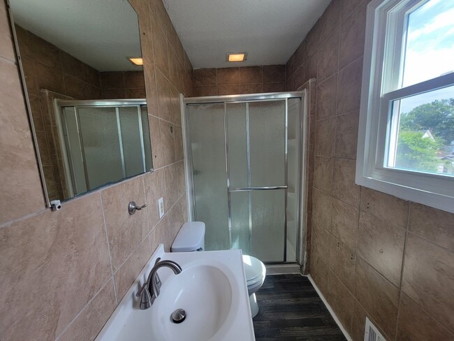 Building Photo - 3513 Wyevale Dr