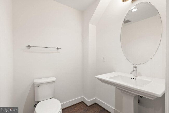 Building Photo - 1508 16th Ct N