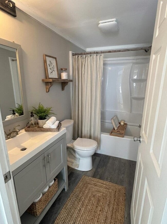 Building Photo - 406 Fisher Ferry St