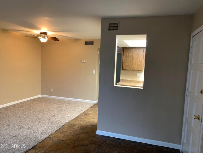 Building Photo - 2217 E Cactus Rd
