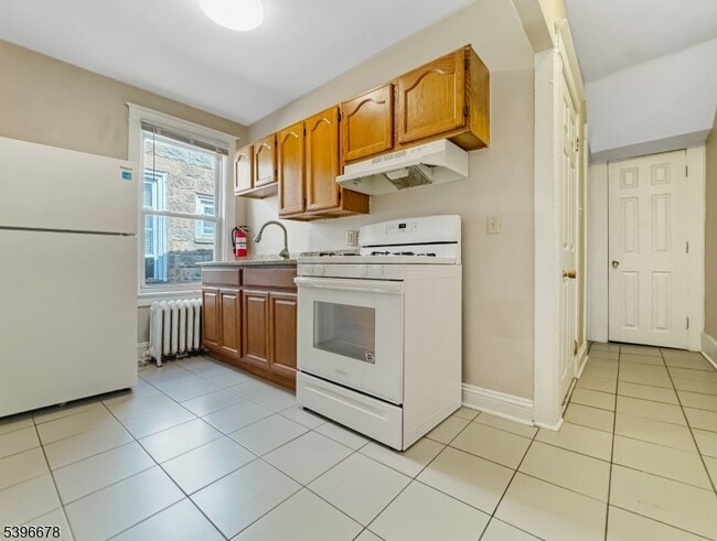 Building Photo - 83 Jefferson St