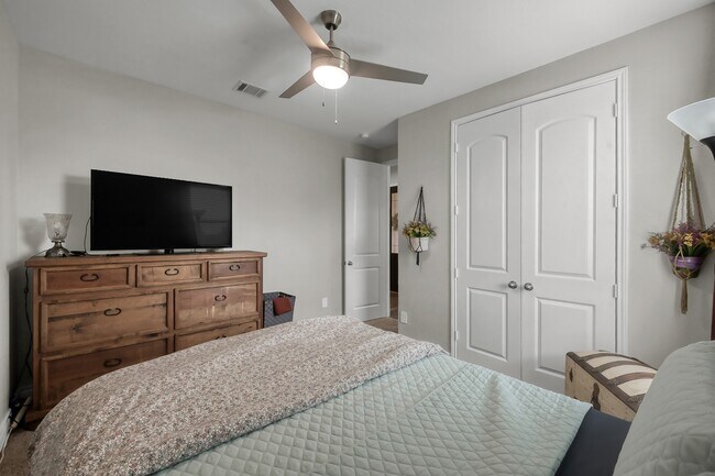 Building Photo - 20151 Bushwick Falls Dr