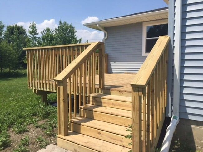 Building Photo - Beautiful home, rural setting but close to...