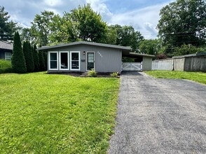 Building Photo - 3 Bedroom - Upper Arlington