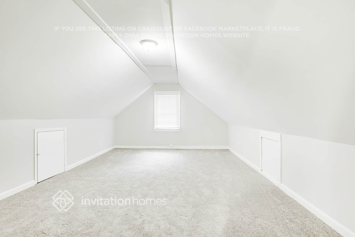 Building Photo - 584 Rock Shadow Ct