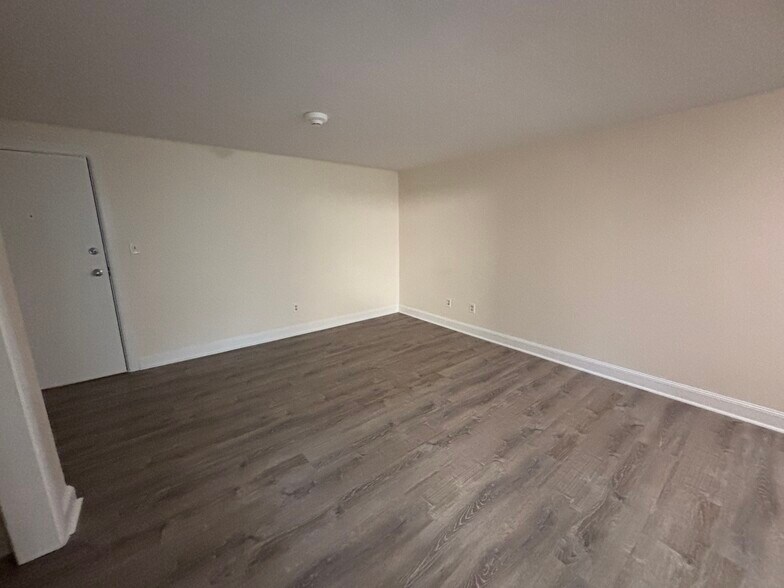 Building Photo - 5 Chester St