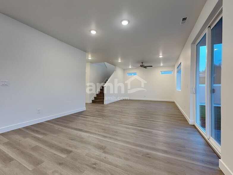 Building Photo - 8006 Katriel Ct SW