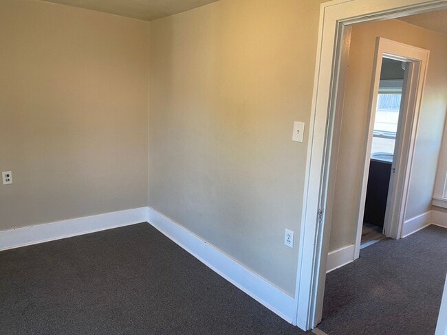 Building Photo - Stylishly Renovated Charming Home on 215 7...