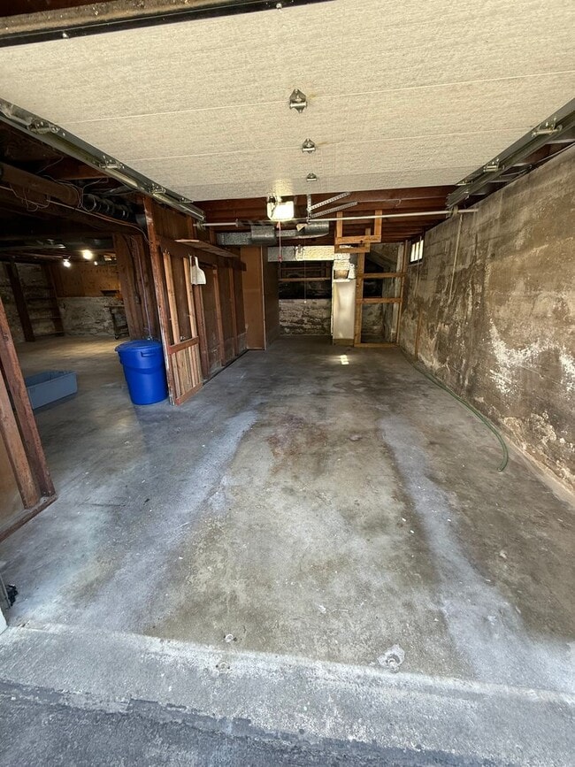 Building Photo - Newly Remodeled 3 Bed/2 Bath in North Bend