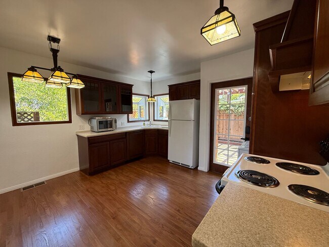 Building Photo - 507 Pullman St