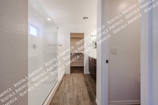 Building Photo - 14243 W Hackamore Dr.