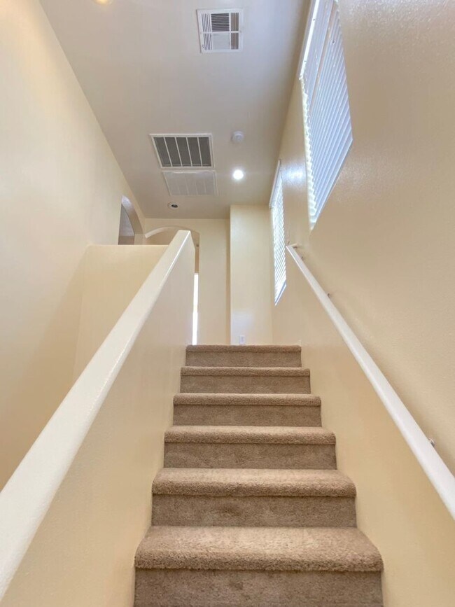 Building Photo - 5855 Lee Fairy Ct