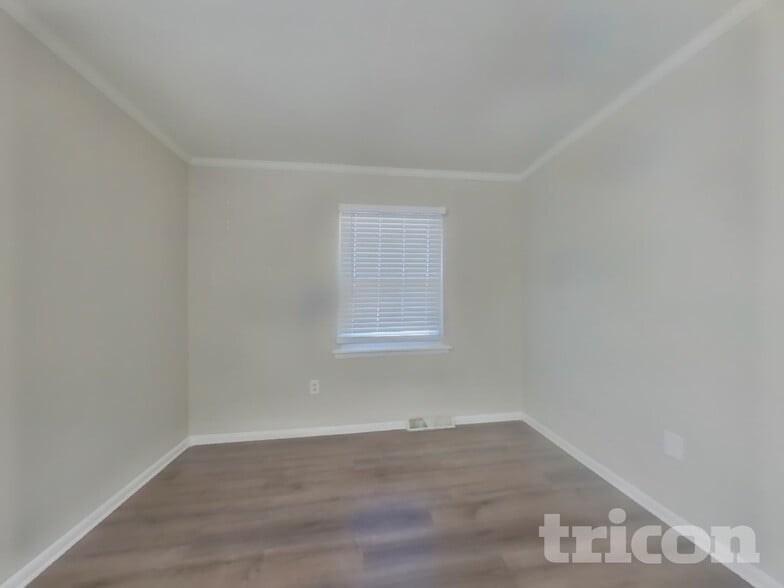 Building Photo - 9300 Overlook Cir