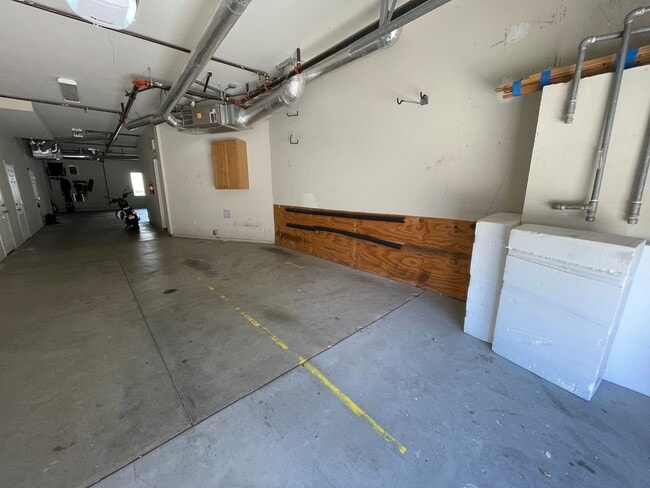 Building Photo - Outer Sunset 2BR Condo Across from Golden Gate Park | Bright Living, In Unit Laundry, & Parking S...