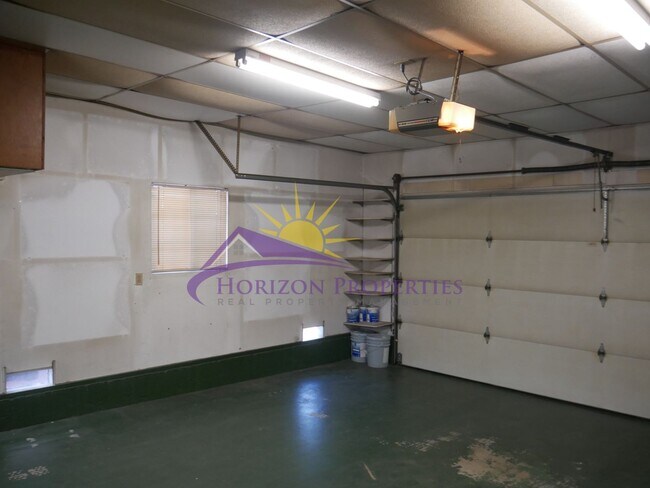 Building Photo - Bright 3 Bed 2 Bath 1,866sqft Carmichael Home with Pool