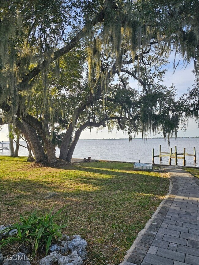 Building Photo - 3933 E River Dr