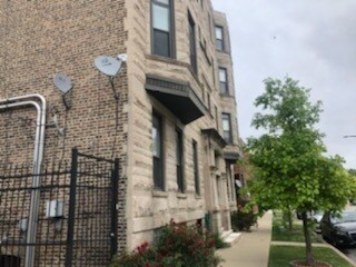 Building Photo - 118 E 45th St