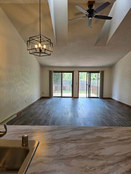 Building Photo - 3411 N Marcos Ln
