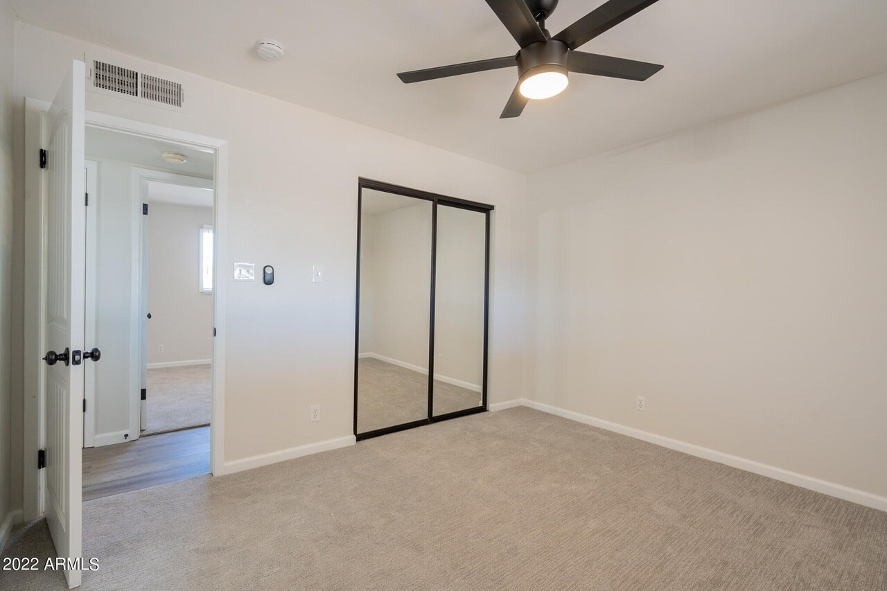 Building Photo - 822 W 18th St