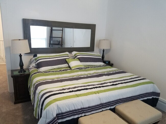 Building Photo - Downtown 2 Story Cottage Monthly Grand Rapids Rental