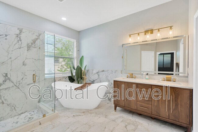 Building Photo - 19246 Meadow Pine Dr
