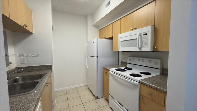 Building Photo - 2440 E Preserve Way