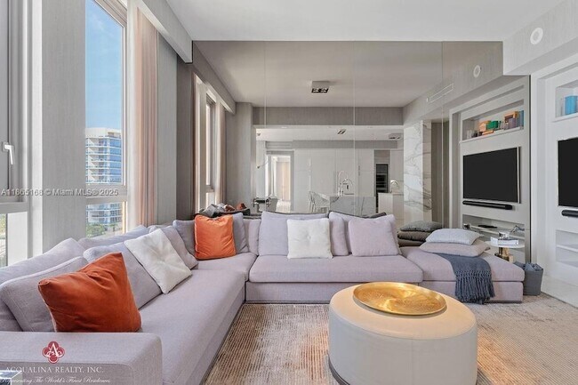 Building Photo - 17749 Collins Ave